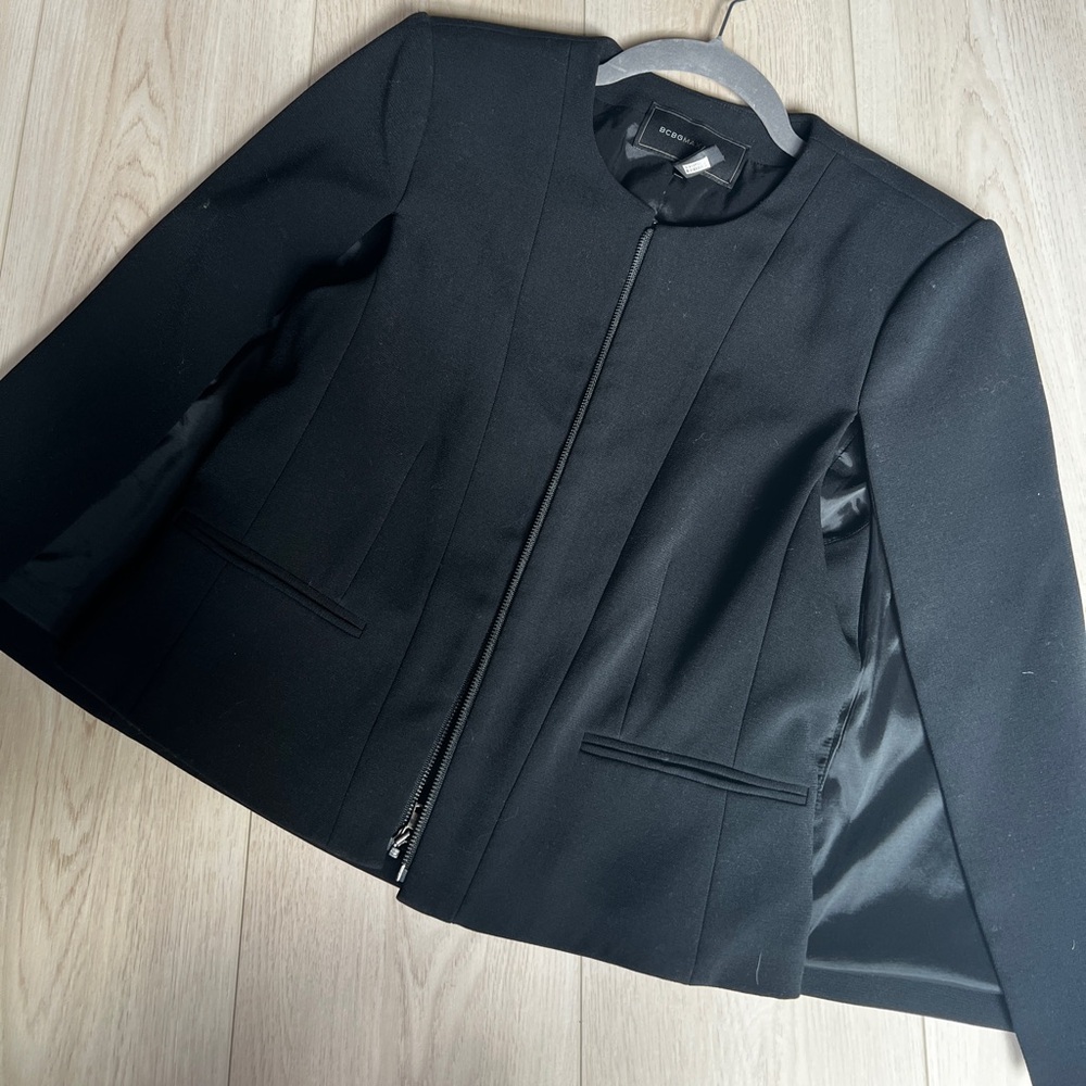 Cape-bcbg